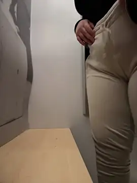 Snapshot of perfectly69 chatting on 01-02-25, 04:02 perfectly69 online show from 01-02-25, 04:02