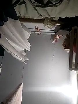 Snapshot of SweetLeila40 chatting on 03-17-26, 11:30 SweetLeila40 online show from 03-17-26, 11:30