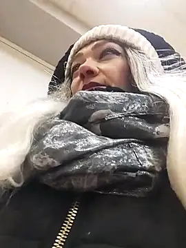 Snapshot of SweetLeila40 chatting on 03-18-26, 04:43 SweetLeila40 online show from 03-18-26, 04:43