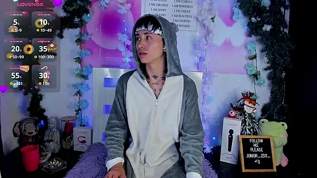 Snapshot of juniior_2311_ chatting on 01-17-25, 02:39 juniior 2311  online show from 01-17-25, 02:39