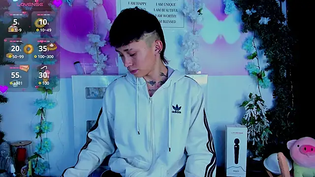 Snapshot of juniior_2311_ chatting on 01-28-25, 10:23 juniior 2311  online show from 01-28-25, 10:23