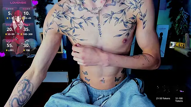 Snapshot of juniior_2311_ chatting on 03-05-25, 03:40 juniior 2311  online show from 03-05-25, 03:40