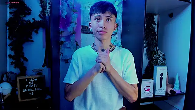 Snapshot of juniior_2311_ chatting on 03-10-25, 08:56 juniior 2311  online show from 03-10-25, 08:56