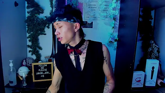 Snapshot of juniior_2311_ chatting on 03-11-25, 07:36 juniior 2311  online show from 03-11-25, 07:36