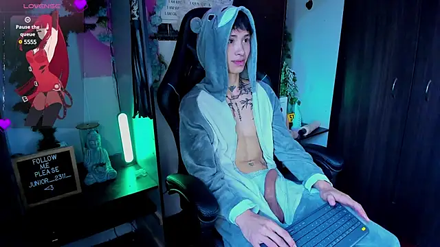 Snapshot of juniior_2311_ chatting on 03-14-25, 02:30 juniior 2311  online show from 03-14-25, 02:30