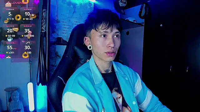 Snapshot of juniior_2311_ chatting on 03-17-25, 08:51 juniior 2311  online show from 03-17-25, 08:51