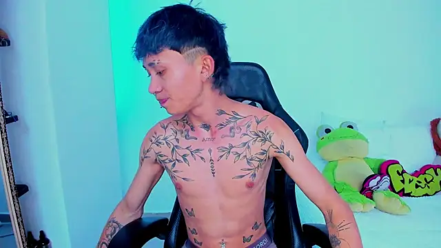 Snapshot of juniior_2311_ chatting on 10-25-25, 06:02 juniior 2311  online show from 10-25-25, 06:02