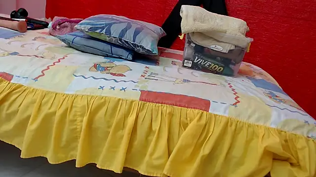 Snapshot of evaleribigtits18 chatting on 03-14-25, 03:04 evaleribigtits18 online show from 03-14-25, 03:04