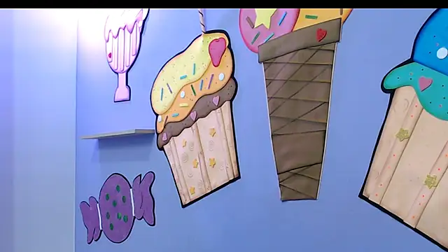 Snapshot of evaleribigtits18 chatting on 11-17-25, 07:08 evaleribigtits18 online show from 11-17-25, 07:08