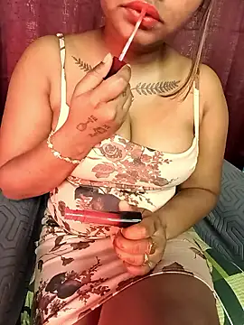 Snapshot of Hot_Urvi chatting on 01-17-26, 06:18 Hot Urvi online show from 01-17-26, 06:18