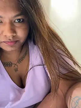 Snapshot of Hot_Urvi chatting on 06-25-26, 06:45 Hot Urvi online show from 06-25-26, 06:45