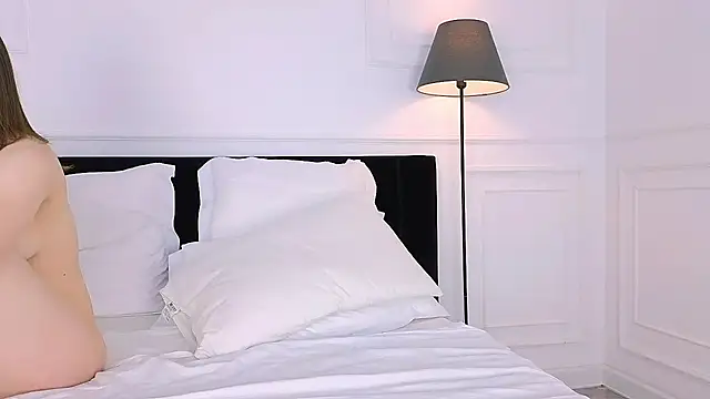 MoonAngelic online show from 02-17-25, 06:53