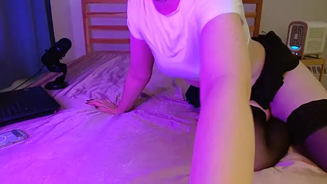 Snapshot of gothgirleden chatting on 07-16-26, 05:19 gothgirleden online show from 07-16-26, 05:19