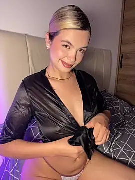 Snapshot of Odett_ chatting on 11-06-25, 02:01 Odett online show from 11-06-25, 02:01