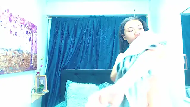 Snapshot of avans_15 chatting on 01-06-25, 10:58 avans 15 online show from 01-06-25, 10:58