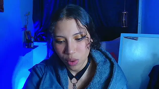 Snapshot of avans_15 chatting on 02-06-25, 01:27 avans 15 online show from 02-06-25, 01:27