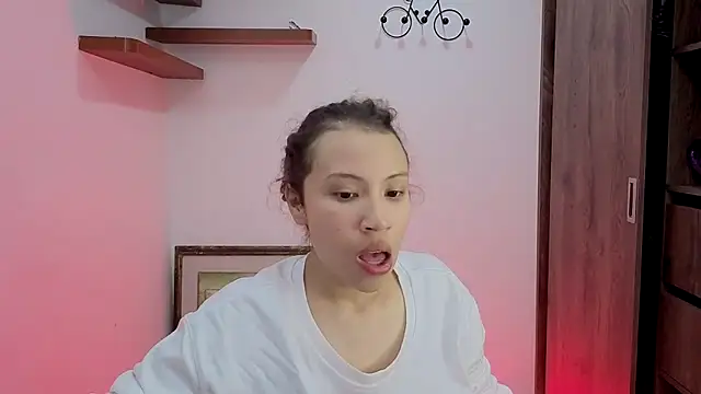 Snapshot of avans_15 chatting on 09-29-25, 11:53 avans 15 online show from 09-29-25, 11:53