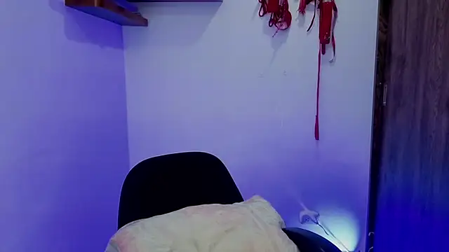 Snapshot of avans_15 chatting on 11-30-25, 07:40 avans 15 online show from 11-30-25, 07:40