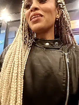 BlairSamy online show from 12-28-24, 03:37