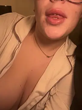 lilylush24 online show from 01-22-25, 10:05