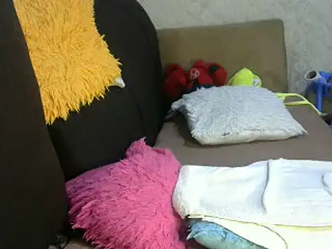 Snapshot of Soft_gal12 chatting on 03-11-25, 06:10 Soft gal12 online show from 03-11-25, 06:10