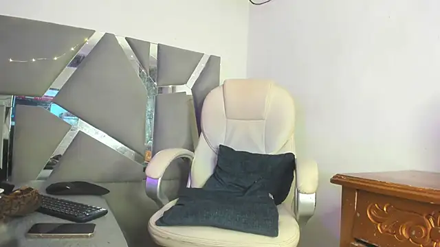 Arii xxx online show from 02-22-25, 10:51