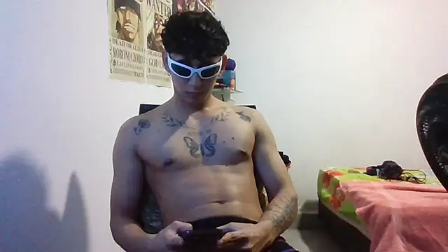 Snapshot of Dillom420 chatting on 01-09-25, 03:47 Dillom420 online show from 01-09-25, 03:47