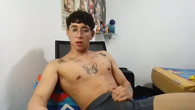 Snapshot of Dillom420 chatting on 01-30-25, 07:39 Dillom420 online show from 01-30-25, 07:39