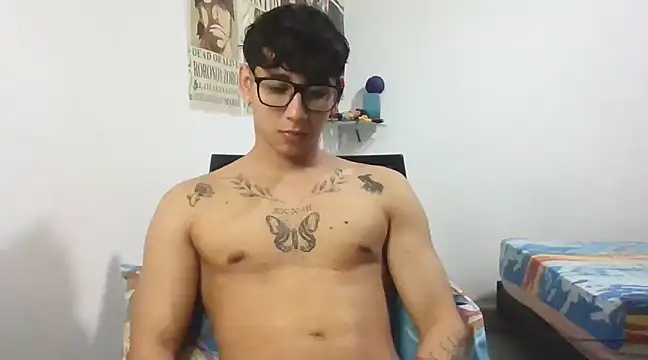 Snapshot of Dillom420 chatting on 03-08-25, 05:07 Dillom420 online show from 03-08-25, 05:07