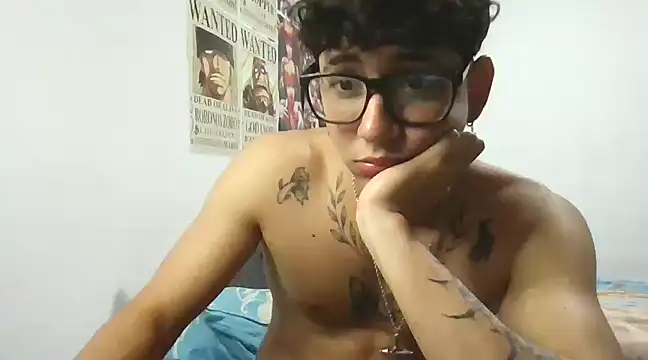 Snapshot of Dillom420 chatting on 03-10-25, 06:59 Dillom420 online show from 03-10-25, 06:59