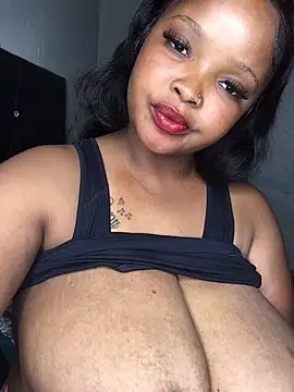 Snapshot of pinky_promicee chatting on 12-29-24, 05:01 pinky promicee online show from 12-29-24, 05:01