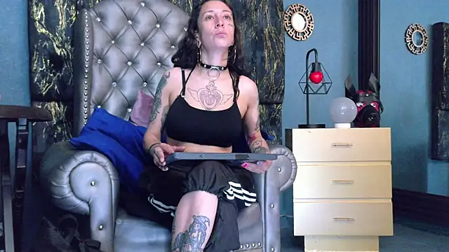 LusstCruella online show from 04-06-26, 12:17