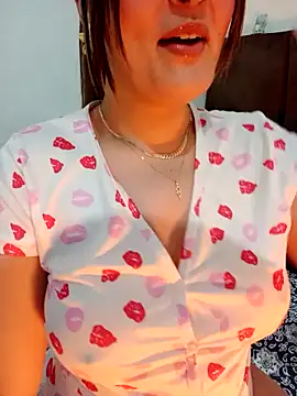 Snapshot of im_here- chatting on 05-08-26, 08:14 im here- online show from 05-08-26, 08:14