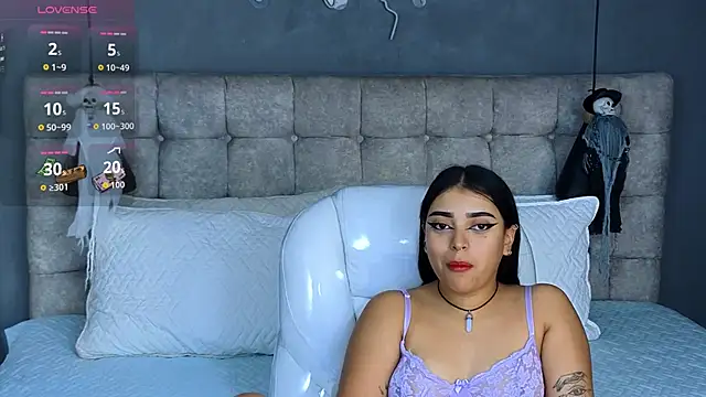 Laia and Aloby online show from 10-29-25, 10:22