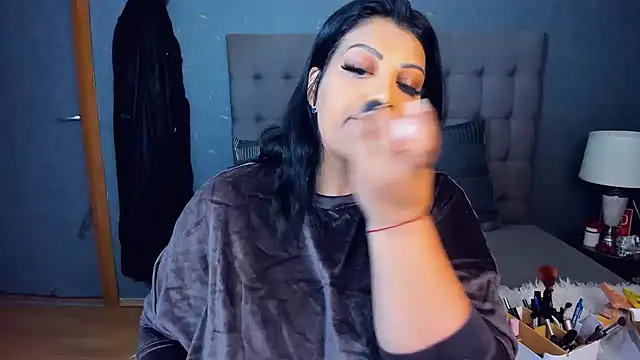 AmyCubes online show from 10-14-25, 04:35