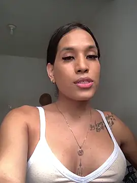 Snapshot of Emiily_Miller chatting on 12-11-24, 08:07 Emiily Miller online show from 12-11-24, 08:07