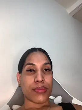 Snapshot of Emiily_Miller chatting on 12-23-24, 07:52 Emiily Miller online show from 12-23-24, 07:52