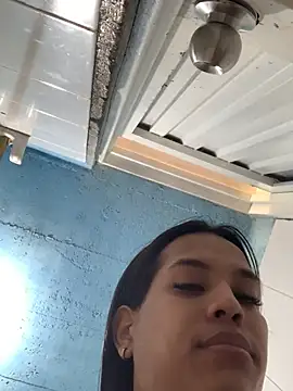 Snapshot of Emiily_Miller chatting on 12-29-24, 05:44 Emiily Miller online show from 12-29-24, 05:44