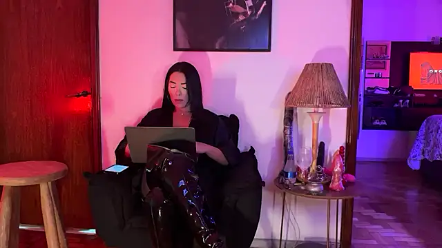 Snapshot of mistresslaviniabr chatting on 02-23-25, 02:18 mistresslaviniabr online show from 02-23-25, 02:18