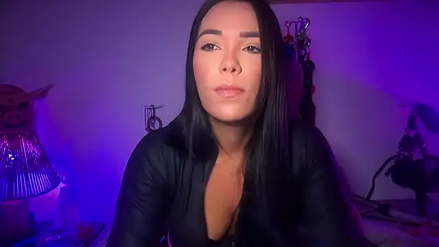 Snapshot of mistresslaviniabr chatting on 12-15-25, 07:23 mistresslaviniabr online show from 12-15-25, 07:23