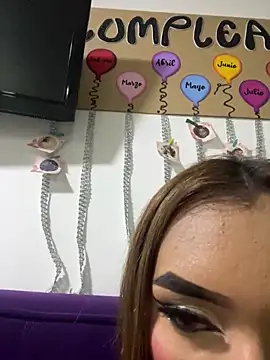 Snapshot of Nikol_Rang__ chatting on 03-01-25, 07:08 Nikol Rang online show from 03-01-25, 07:08