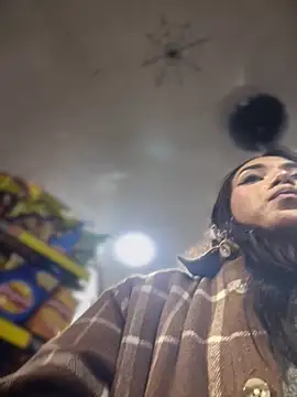 Nikol Rang   online show from 10-23-25, 10:52