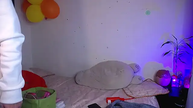 Lu perez online show from 11-29-25, 03:09