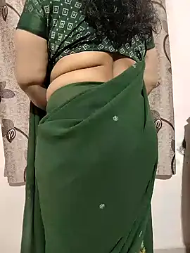Snapshot of bhuvana555 chatting on 12-24-24, 09:00 bhuvana555 online show from 12-24-24, 09:00