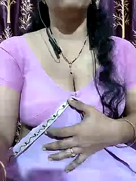 Snapshot of bhuvana555 chatting on 01-26-25, 09:18 bhuvana555 online show from 01-26-25, 09:18
