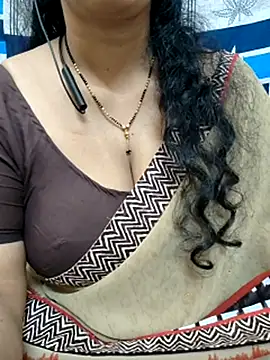 Snapshot of bhuvana555 chatting on 02-12-25, 07:13 bhuvana555 online show from 02-12-25, 07:13