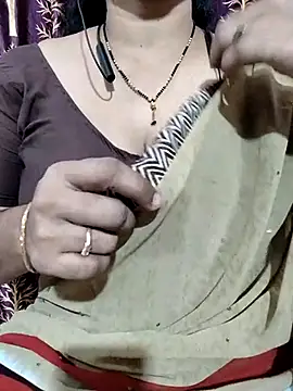 Snapshot of bhuvana555 chatting on 02-16-25, 09:16 bhuvana555 online show from 02-16-25, 09:16