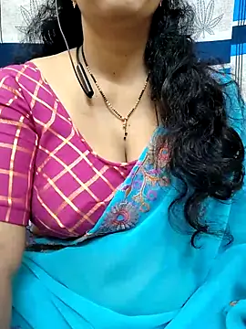 Snapshot of bhuvana555 chatting on 02-18-25, 04:37 bhuvana555 online show from 02-18-25, 04:37