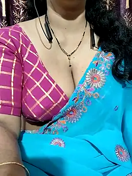 Snapshot of bhuvana555 chatting on 02-18-25, 11:41 bhuvana555 online show from 02-18-25, 11:41