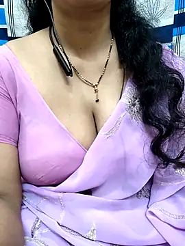 Snapshot of bhuvana555 chatting on 02-20-25, 07:34 bhuvana555 online show from 02-20-25, 07:34
